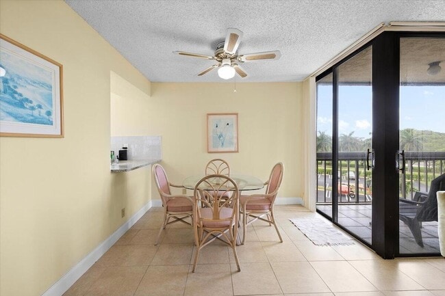 Building Photo - 2255 Lindell Blvd