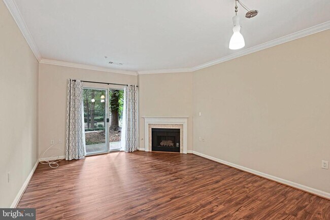 Building Photo - 2204 Westcourt Ln
