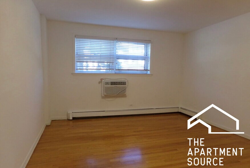 Building Photo - 8644 Skokie Blvd