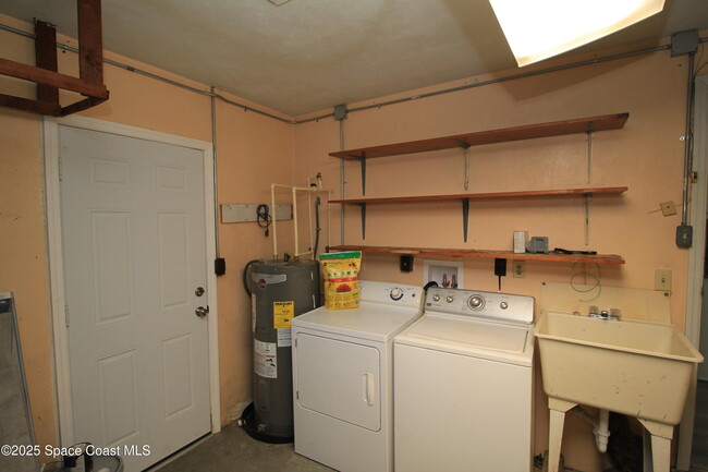 Building Photo - 1257 Garfield St