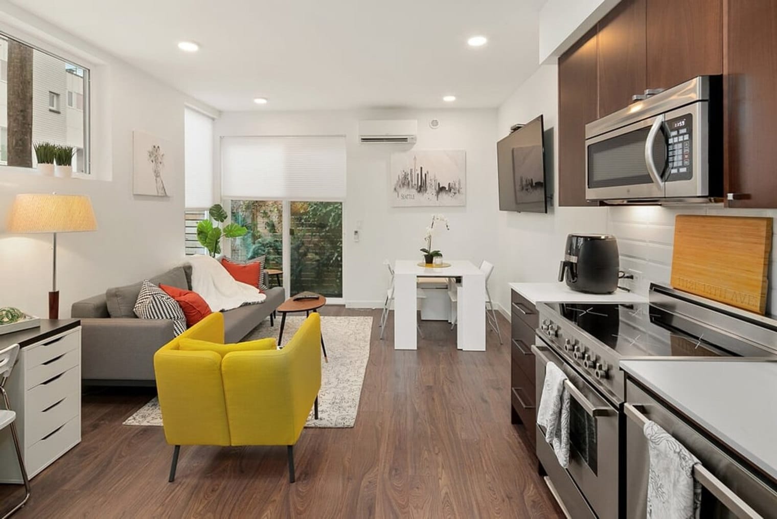 Building Photo - 1112 13th Ave