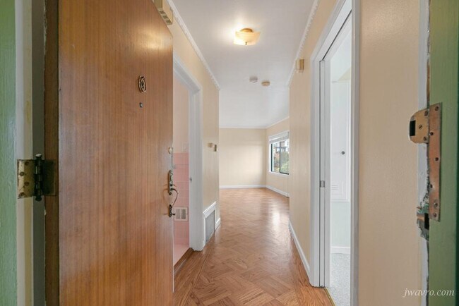 Building Photo - 401 Corbett Ave