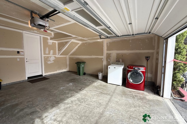 Building Photo - Spacious 2 Bedroom, 2.5 Bathroom Condo wit...