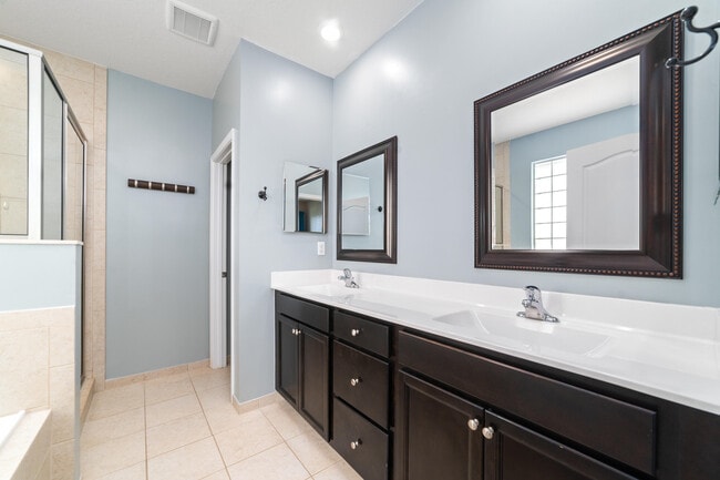 Building Photo - 6001 Night Heron Ct
