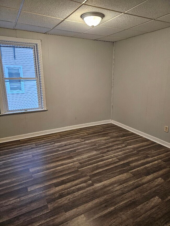 Building Photo - 270 5th St