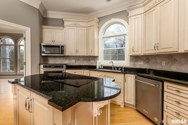 Building Photo - 3115 W Striegel Rd