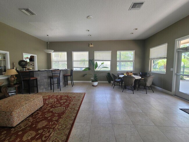 Building Photo - 611 Cypress Lake Blvd