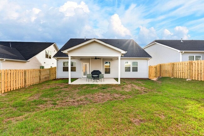 Building Photo - Like New 4BR Ranch with Modern Finishes & Prime Location in Elgin