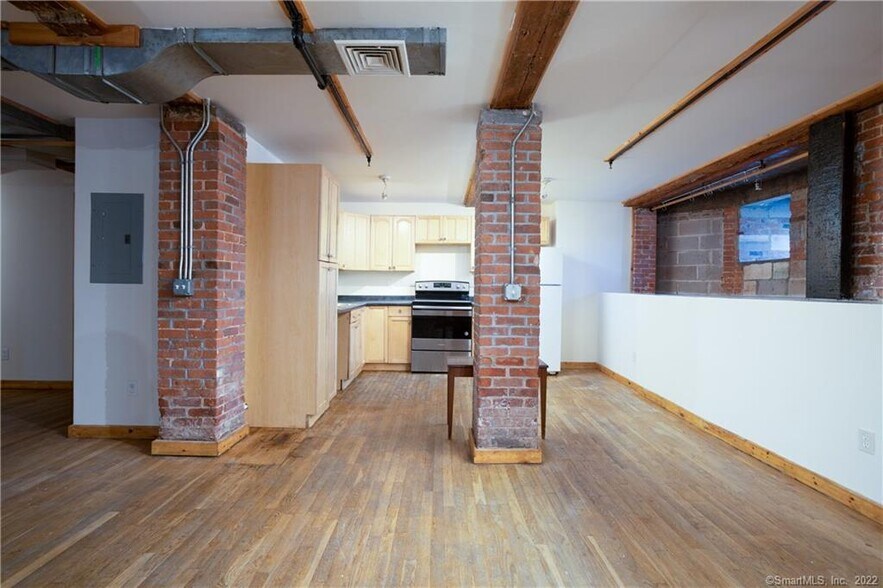 Building Photo - 325 Lafayette St