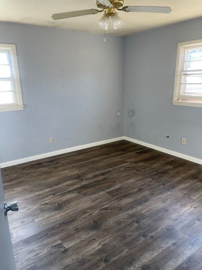 Building Photo - Second Chance Leasing!!