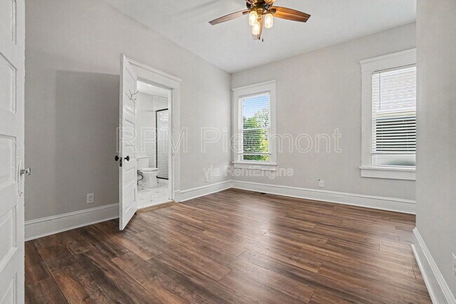 Building Photo - 706 Catherine St SW