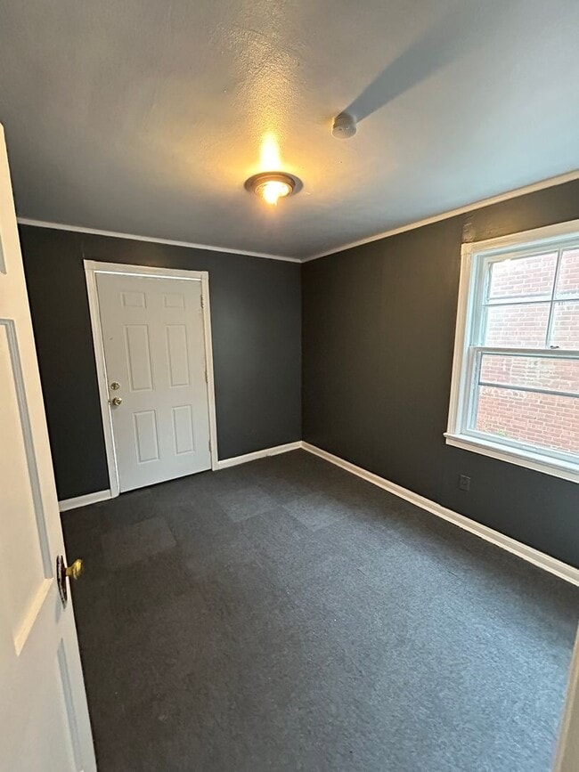 Building Photo - Beautiful 3 bedroom in Maple Hts