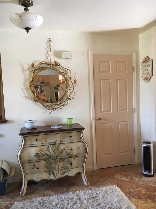 Building Photo - 2215 Old Mill Rd