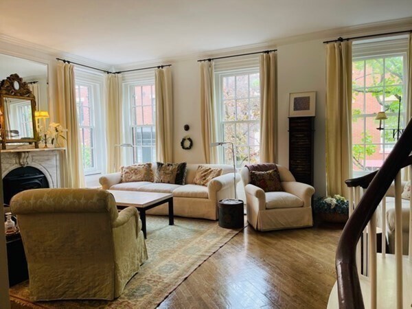 Building Photo - 86 Revere St