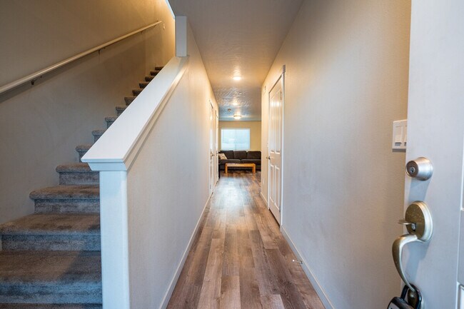 Building Photo - 5 S Kellogg St