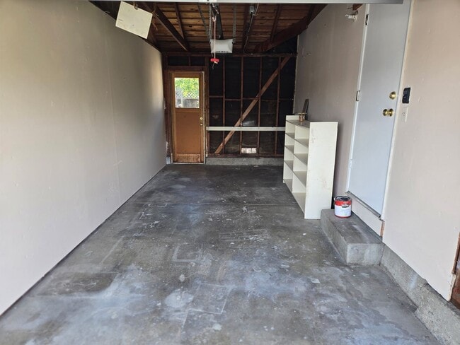 Building Photo - Henderson