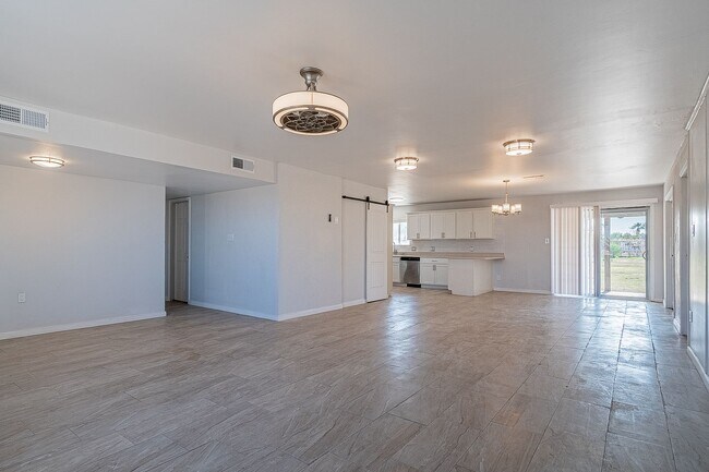Building Photo - Acreage Property for Rent!!