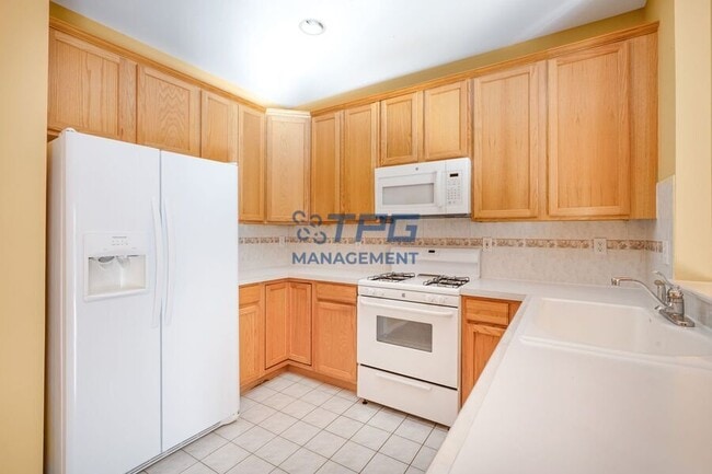 Building Photo - 14 Sand Hill Ct