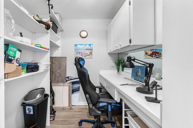 Building Photo - 100 S Beach Rd