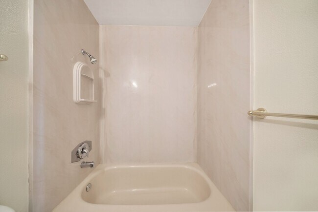 Building Photo - Meticulously Maintained 4 bed Scottsdale Home
