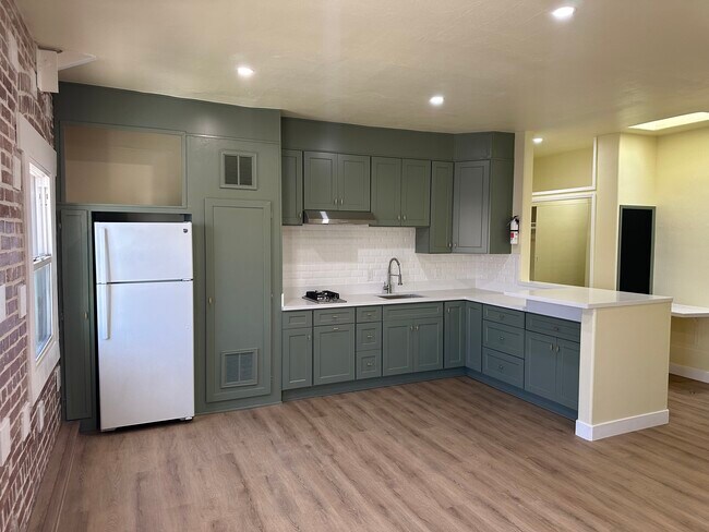 new open kitchen - 1458 Lincoln Blvd