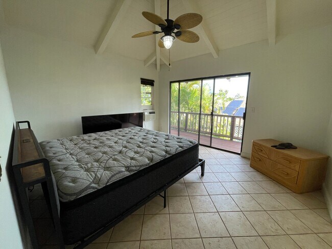 Building Photo - Spacious Mahinahina 3 Bedroom