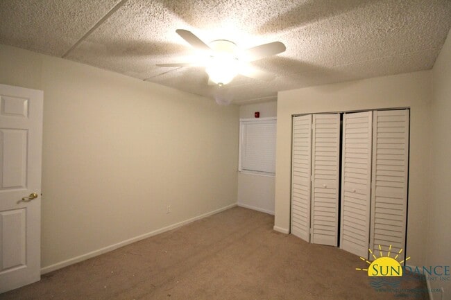 Building Photo - Charming 2 Bedroom Ground Unit at The Cedars