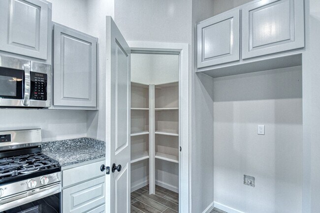 Building Photo - Brand New Construction in Varenna Landing!