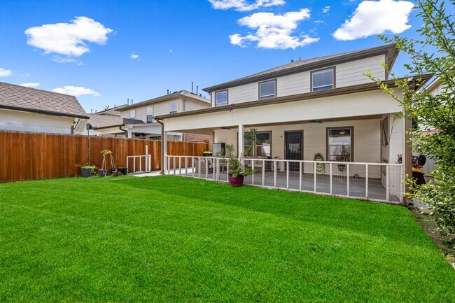 Building Photo - 5703 Basswood Dale Dr