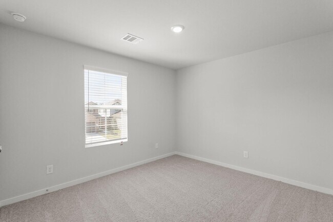 Building Photo - 298 Forest W St