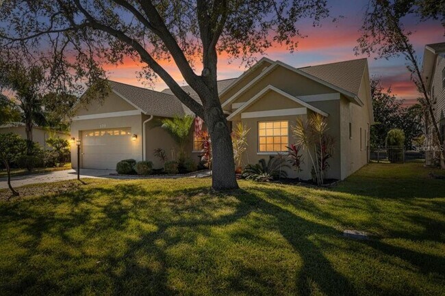 Primary Photo - 172 Lake Shore Dr W