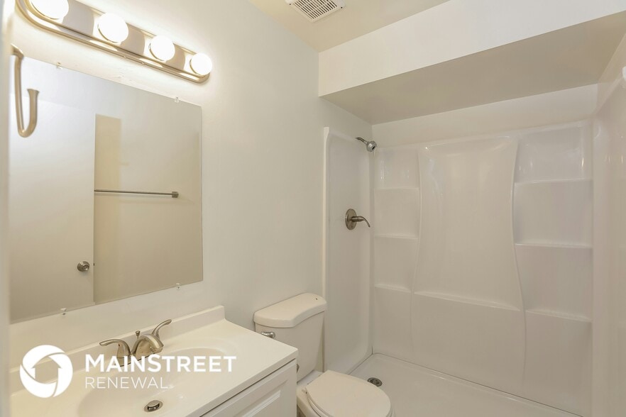 Building Photo - 1347 W 7th Dr