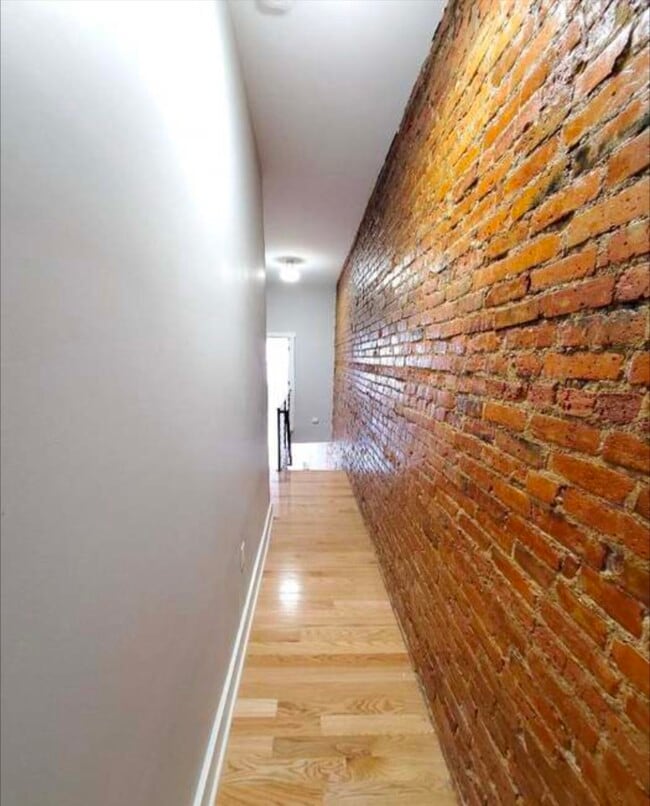 Building Photo - 5425 Catharine St