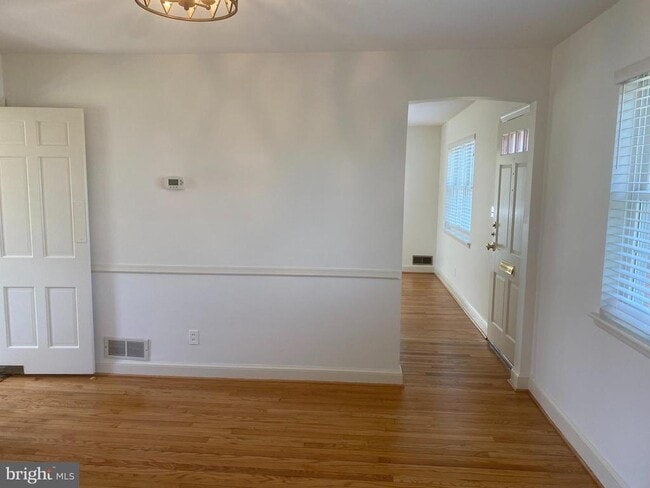 Building Photo - 716 N Overlook Dr