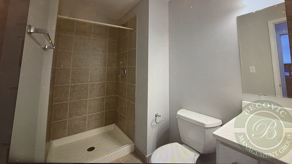 Building Photo - 2505 W Howard St