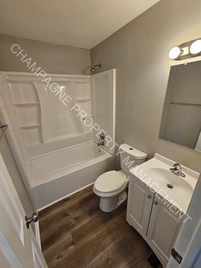 Building Photo - 1307-1309 N Arrowhead Ridge