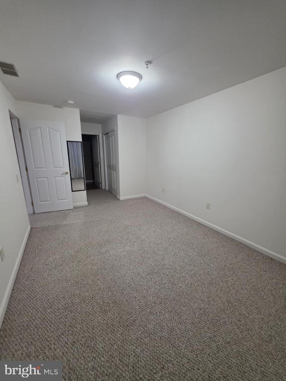 Building Photo - 2809 Waters Edge Dr