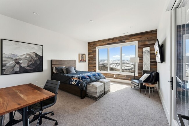 Building Photo - 3450 Ridgeway Dr