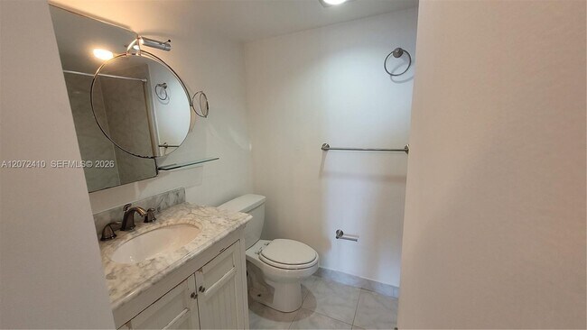 Building Photo - 20515 E Country Club Dr