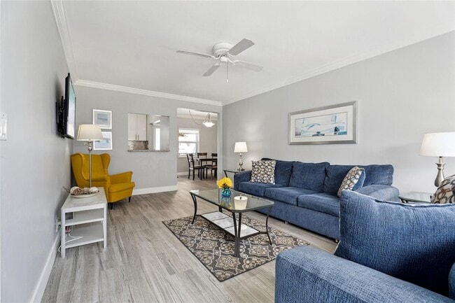 Building Photo - 315 Van Buren St