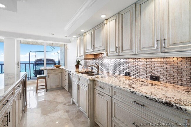 Building Photo - 2727 S Ocean Blvd