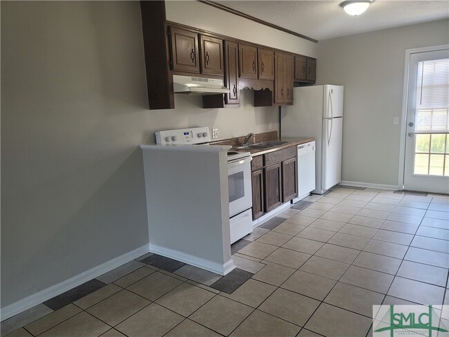 Building Photo - 230 Lanier Dr