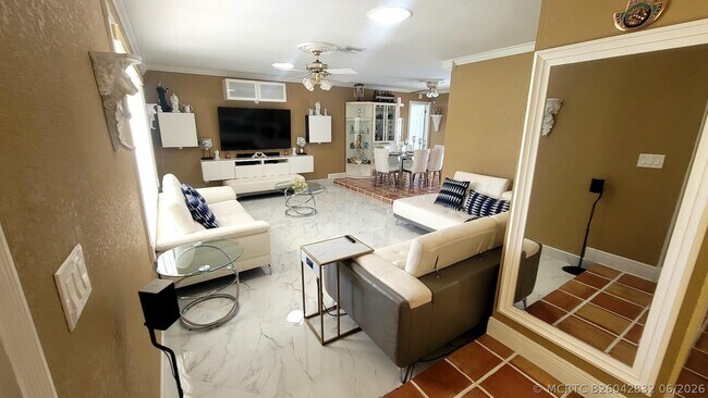 Building Photo - 1283 Larch Way