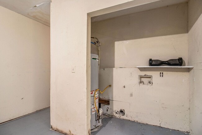 Building Photo - 3 Bedroom 2.5 Bath House