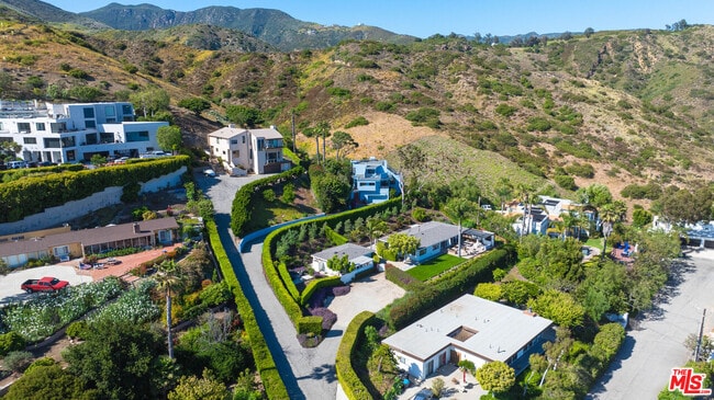 Building Photo - 26887 Sea Vista Dr