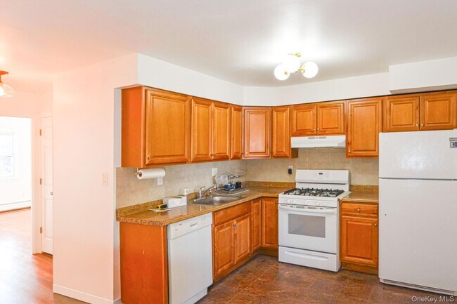 Building Photo - 212-23-212-16 16th Ave