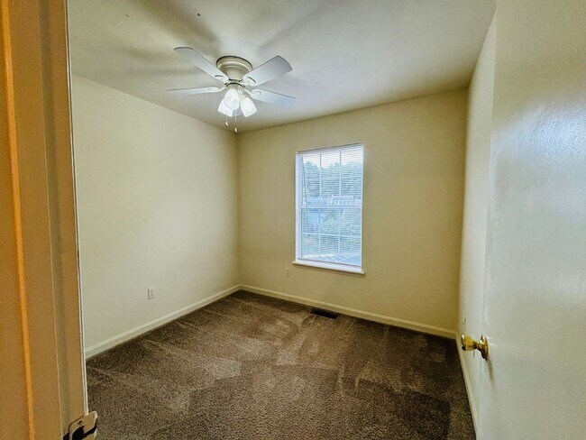 Building Photo - 1417 Jennifer Dr