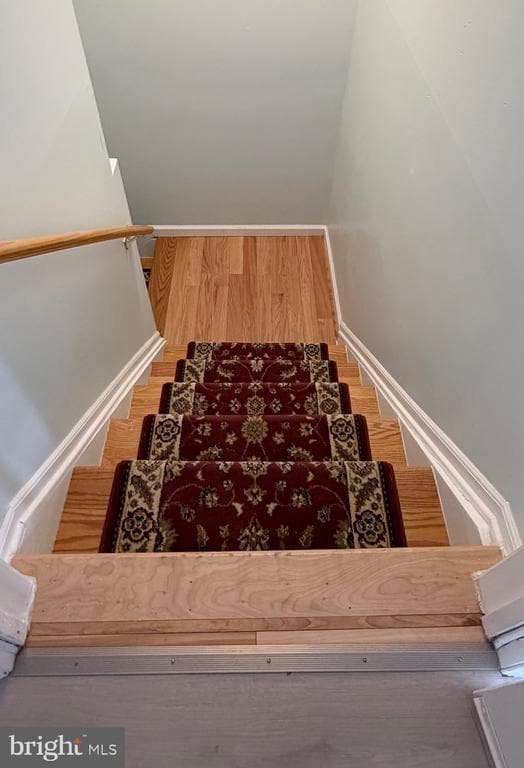 Building Photo - 12 Manor Dr