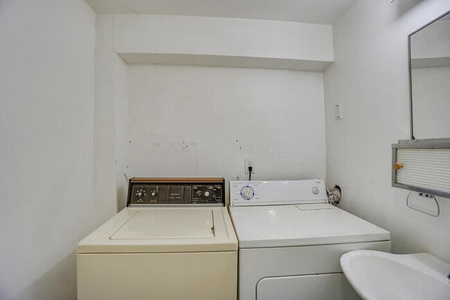 Building Photo - COUNTRY LIVING JUST OUTSIDE Of washougal