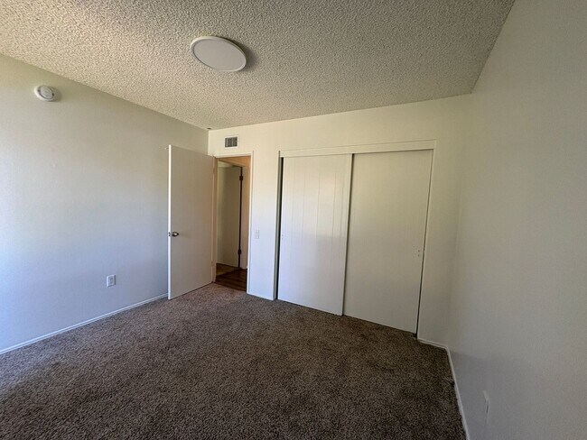 Building Photo - 2244 E Joana Dr